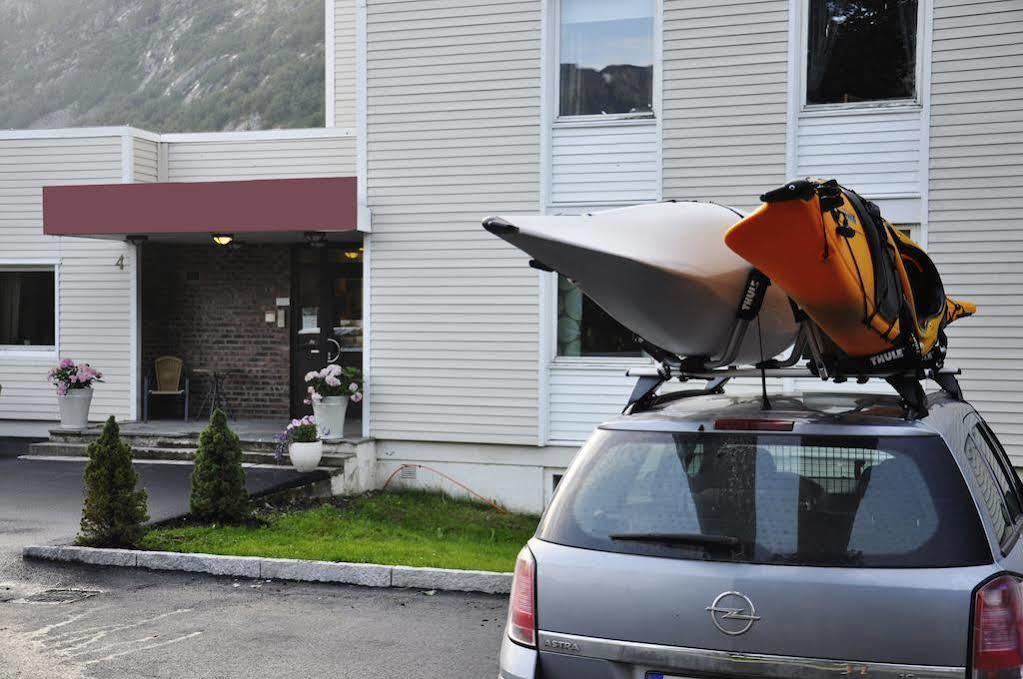 Svartisen Apartments Glomfjord Exterior photo